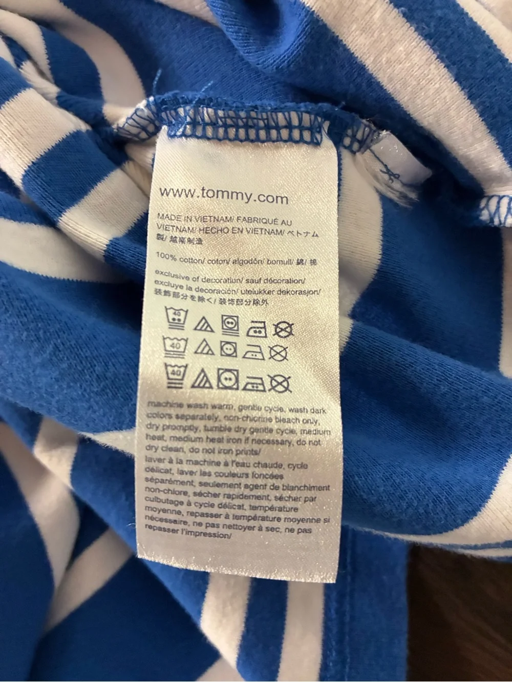 Tommy Hilfiger Women’s Blue & White Striped Crewneck Tee (L)